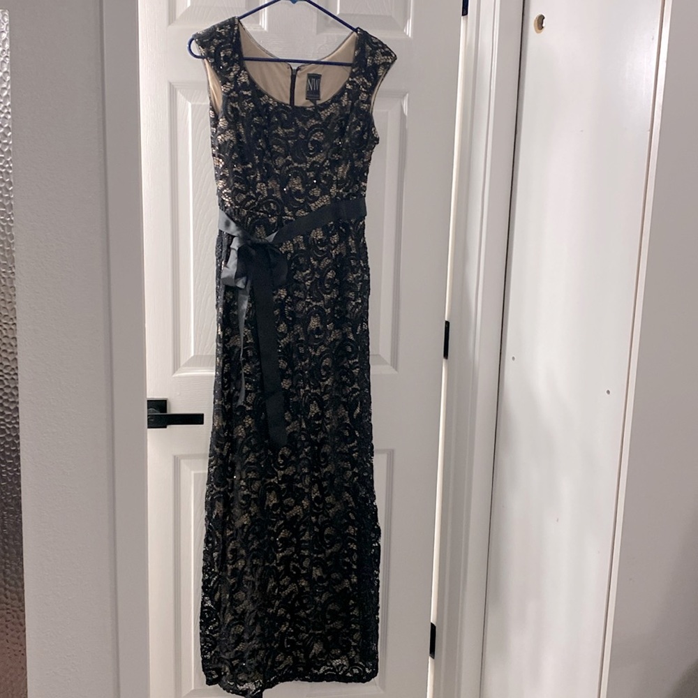 NIGHTWAY DRESS - Picture 4 of 6